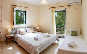 Nikis Country House - Lefkada Bnb Private Parking